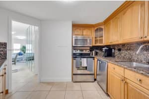 999 Brickell Bay Dr 2007 Miami, FL 33131 - MLS#A11976608