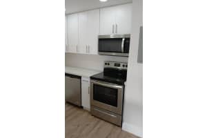 8820 Fontainebleau Blvd 302 Miami, FL 33172 - MLS#A11976647