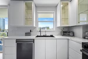 137 Golden Isles Dr 305 Hallandale Beach, FL 33009 - MLS#A11976663