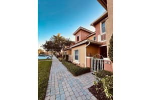 822 Sw 143rd Ter 204 Pembroke Pines, FL 33027 - MLS#A11976687