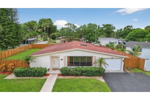 5260 Redwood Ct Plantation, FL 33317 - MLS#A11976691