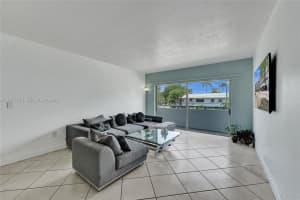 1880 S Treasure Dr 2g North Bay Village, FL 33141 - MLS#A11976730