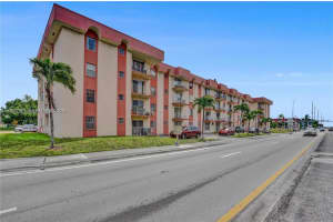 6820 W Flagler St 207, Miami
