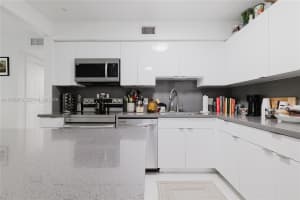 2621 12th Ter , Fort Lauderdale, FL 33315 - MLS#A11976878