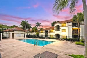 650 S Park Rd 24-5, Hollywood