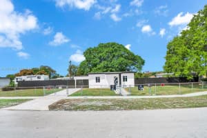 16320 Nw 19 Ct Miami Gardens, FL 33054 - MLS#A11976962