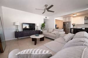 30 Ne 26th St N/a Wilton Manors, FL 33305 - MLS#A11976978