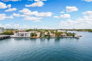 8530 Byron Ave APT 402, Miami Beach, FL 33141, - MLS#A11976979