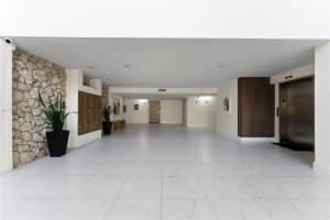 16200 Golf Club Rd 102 Weston, FL 33326 - MLS#A11977039