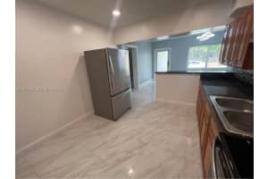 18 Miami Gardens Rd West Park, FL 33023 - MLS#A11977052