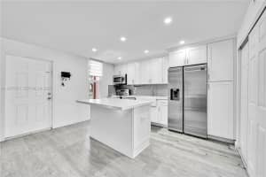 14145 Kendale Lakes Cir Miami, FL 33183 - MLS#A11977059