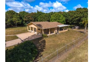 15401 Sw 212th St Miami, FL 33187 - MLS#A11977093