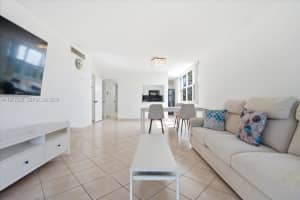 9410 Tangerine Pl 407 Davie, FL 33324 - MLS#A11977225