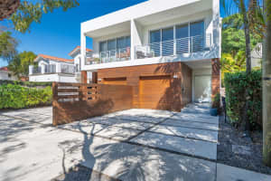 2977 Bridgeport Ave Miami, FL 33133 - MLS#A11977288