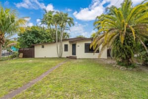 810 Ne 149th St Miami, FL 33161 - MLS#A11977299