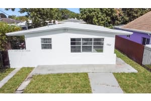 1557 Nw 66th St, Miami