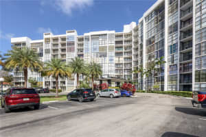 1000 Parkview Dr 222 Hallandale Beach, FL 33009 - MLS#A11977333