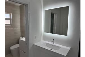 3900 N 43rd Ave Hollywood, FL 33021 - MLS#A11977358