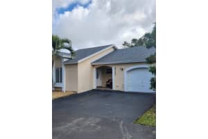 5723 Nw 100th Ct, Doral