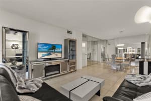 300 Bayview Dr APT 509, Sunny Isles Beach, FL 33160, - MLS#A11977471