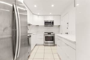 300 Bayview Dr APT 509, Sunny Isles Beach, FL 33160, - MLS#A11977471