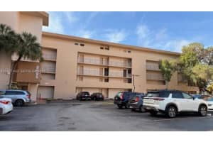 8895 Fontainebleau Blvd 111 Miami, FL 33172 - MLS#A11977493