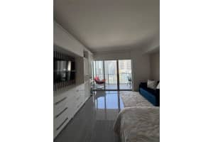 1300 Brickell Bay Dr 2512 Miami, FL 33131 - MLS#A11977585
