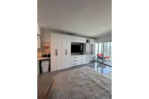 1300 Brickell Bay Dr 2512 Miami, FL 33131 - MLS#A11977585