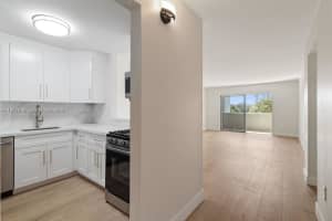 6902 N Kendall Dr E403 Pinecrest, FL 33156 - MLS#A11977608