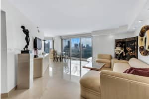 19707 Turnberry Way 22g, Aventura