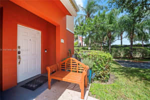 3335 Palomino Dr 323-3 Davie, FL 33024 - MLS#A11977695