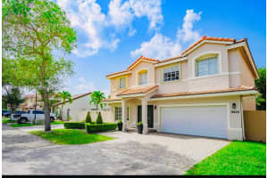 8826 Nw 189th Ter, Hialeah