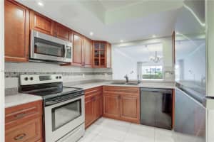 1036 Us Highway 1 116 North Palm Beach, FL 33408 - MLS#A11977733