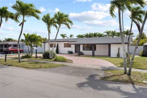 1100 W 53rd Ter Hialeah, FL 33012 - MLS#A11977763