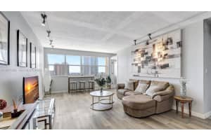 111 Golden Isles Dr G2 Hallandale Beach, FL 33009 - MLS#A11977805