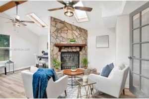 3525 Brookshire Dr Other, FL 32504 - MLS#A11977856