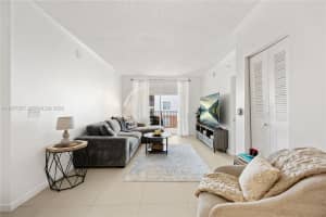 17100 N Bay Rd 1810 Sunny Isles Beach, FL 33160 - MLS#A11977857