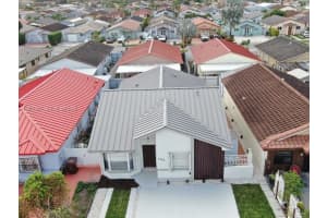 2566 W 73rd Pl, Hialeah