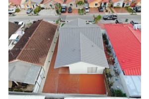 2566 W 73rd Pl Hialeah, FL 33016 - MLS#A11977901