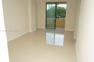 546 SW 1st St APT 404, Miami, FL 33130, - MLS#A11977904