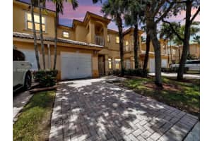 858 Nw 170th Ter 858 Pembroke Pines, FL 33028 - MLS#A11977955