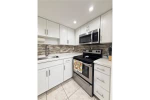 2201 W 52nd St APT 104, Hialeah, FL 33016, - MLS#A11977972