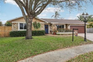 11744 53rd Ct , Cooper City, FL 33330 - MLS#A11977998