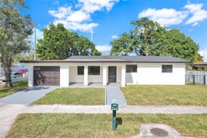695 W 73 Pl, Hialeah