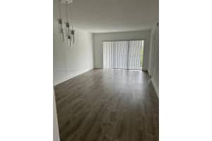 8879 Fontainebleau Blvd 204 Miami, FL 33172 - MLS#A11978050