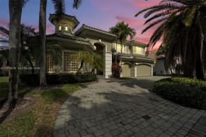 10221 Blue Palm St Plantation, FL 33324 - MLS#A11978076