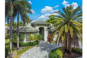 10221 Blue Palm St Plantation, FL 33324 - MLS#A11978076