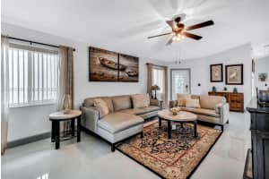 529 Lakeside Cir Sunrise, FL 33326 - MLS#A11978138