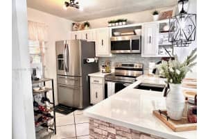 2811 Somerset Dr 211 Lauderdale Lakes, FL 33311 - MLS#A11978149