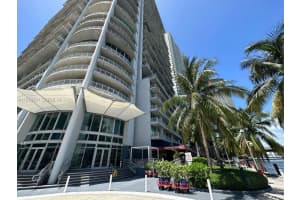 690 Sw 1st Ct 1128, Miami